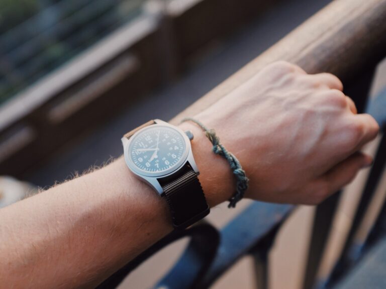How to Wear Field Watch
